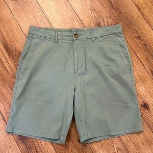 Old Navy Green Shorts 36